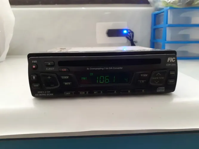 Rádio fic antigo para restauração 