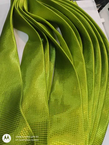 Vendo lote de dez gravatas verde limão por apenas 35, o pct. Contato pelo whatsapp