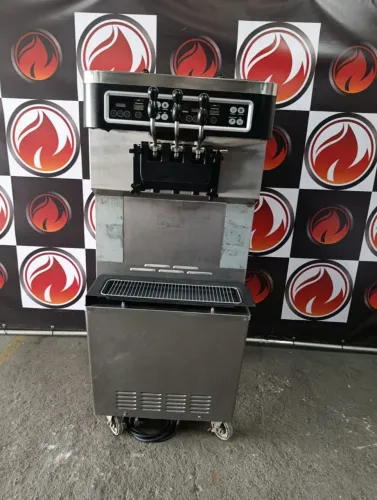 Máquina de sorvete está no estado de nova 220 volts marca WELL SPRING