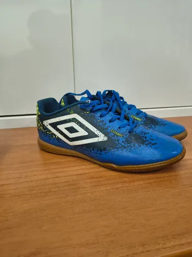 Chuteira umbro oficial