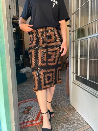 Saia midi de crochê  artesanal 