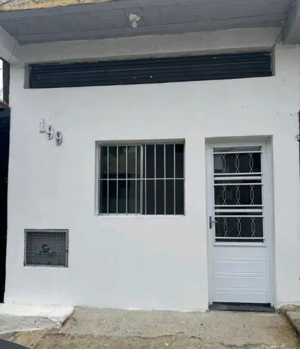 Vendo casa simples