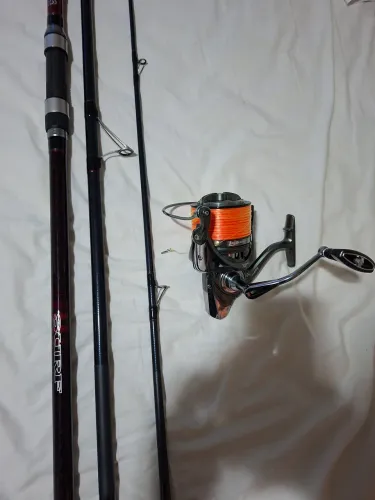 Conjunto de pesca de praia completo Daiwa Liberty Surf e Rapala Long Beach 8000