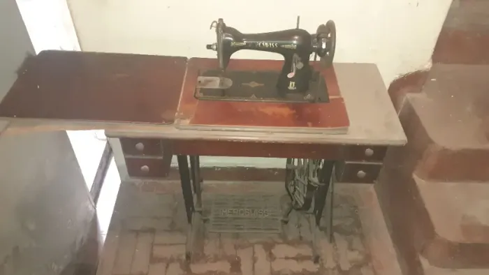 Maquina de Costura MERCSWISS