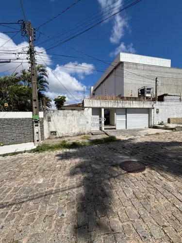 ALUGA SE CASA EM LAGOA NOVA