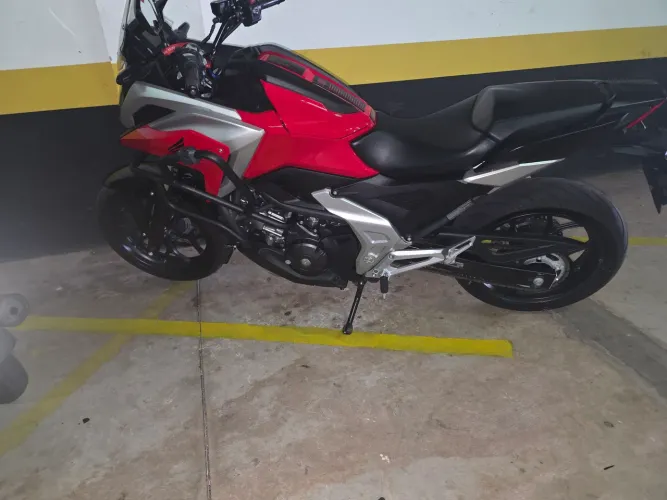 Vende-se Moto Nc 750 2025
