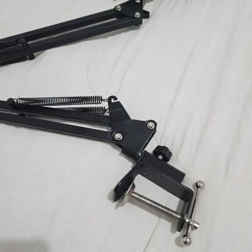 Suporte Celular Tablet Com Braço Articulado Universal Ajustável e Reforçado