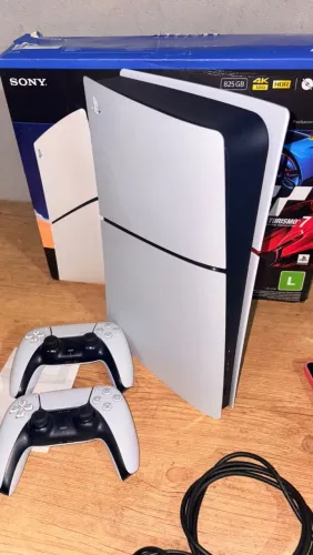 Playstation 5 slim digital + 2 controles