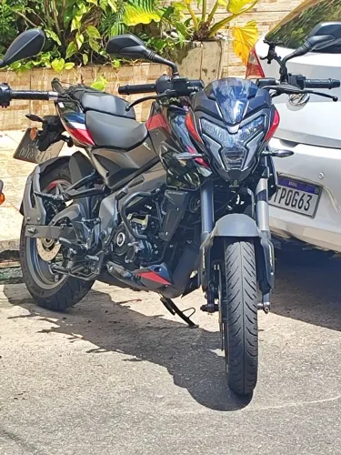 Linda Bajaj NS 160 - DESAPEGO
