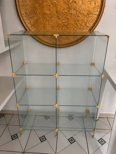 Estante de vidro