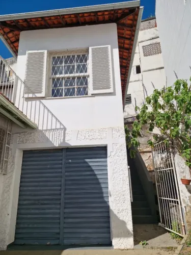 Apartamento agradável e amplo, em ótimo ponto do Jardim Gloria perto da Pracinha