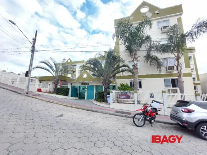 Excelente Apartamento 2 dormitório(s) em Serraria - São José