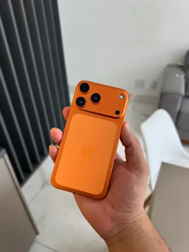iPhone 11 adaptado para 17 Pro