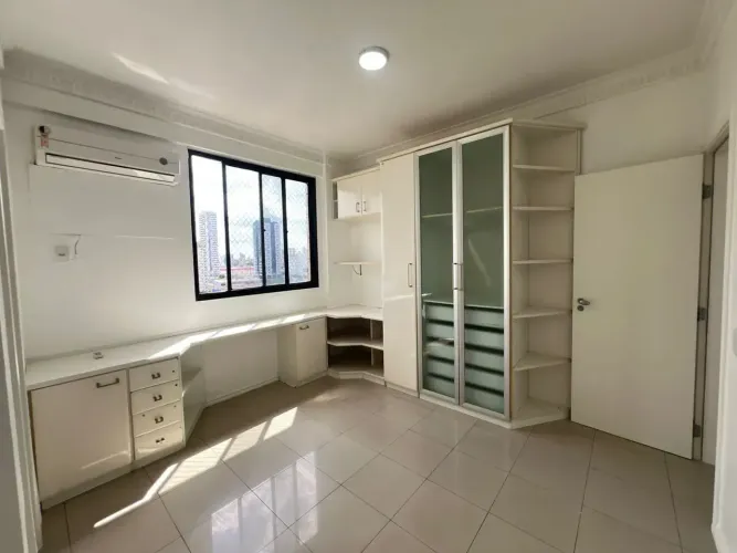 ILHA CAPRI APTO DE 3 SUÍTES, 175 METROS QUADRADOS É 4 BANHEIROS