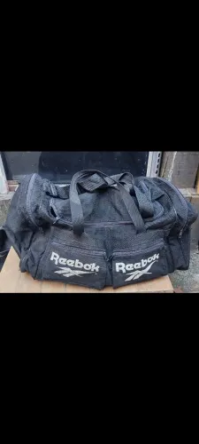 bolsa esportiva grande da Reebok<br>*Em boas condições de uso<br>*50 reais