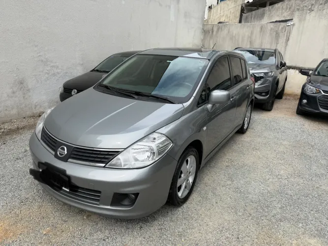 Nissan Tiida SL 1.8/1.8 Flex 16V Aut. 2013