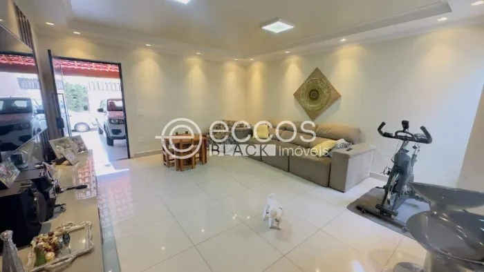 Casa em condomínio à venda, 2 quartos, 1 suíte, 2 vagas, Portal Beija Flor - UBERABA/MG