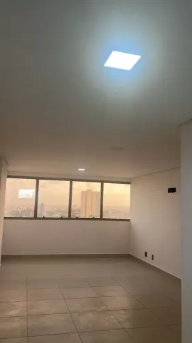 Sala comercial pra venda com 32m² e segurança 24h na Principal dos Bancários em frente ao