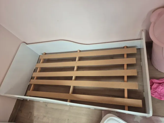 Cama criança montessoriana branca com colchao