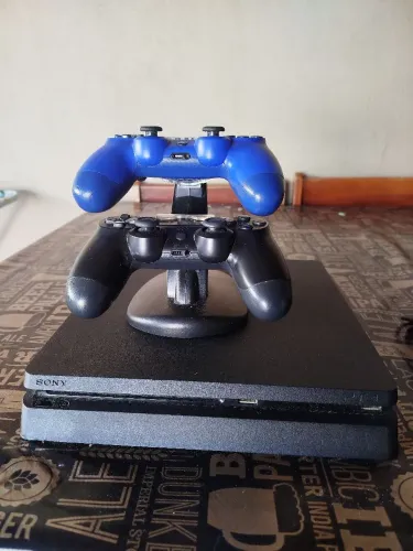 Playstation 4 slim