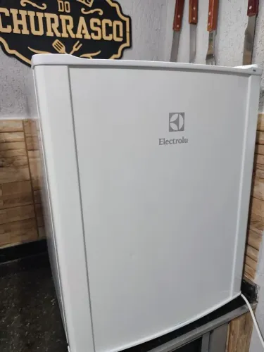 FRIGOBAR ELECTROLUX RE82