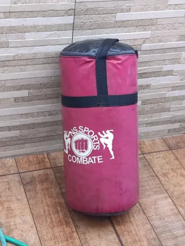 Saco de boxe + Luvas