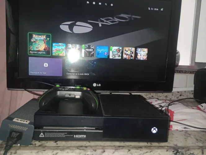Xbox one + 1 controle