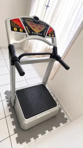 Vendo Plataforma Vibratória Kikos P204 - 1.000 W