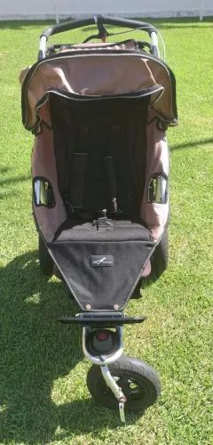 Carrinho de Bebê Importado