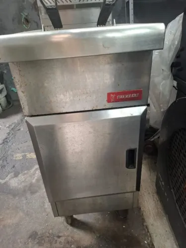 Fritadeira A gás industrial inox de chão