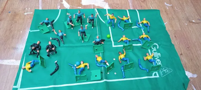 Boneco futebol Guliver peças 