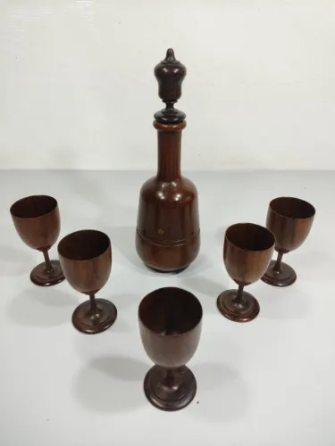 Garrafas E Copos Madeira Nobre Maciça Rara Vintage Po5 Marrom (Usado)