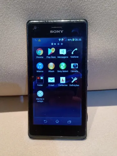 Celular antigo Sony Xperia e1 funcionando