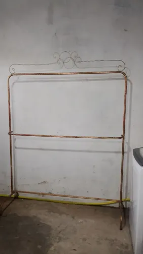 VENDO ARARA DE ROUPAS