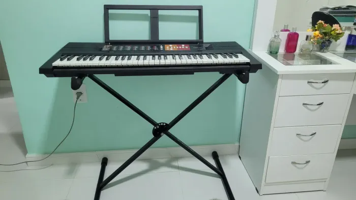 Teclado YAMAHA PSR F51
