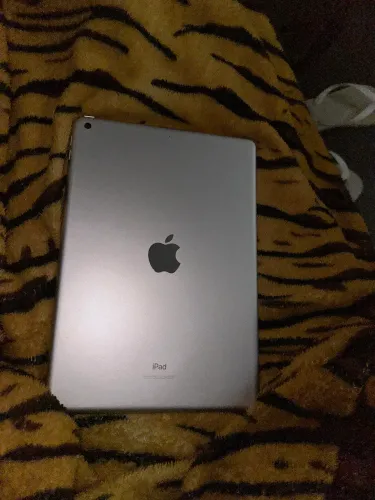 iPad 9ª Geração 64GB + Apple Pencil - 1350$