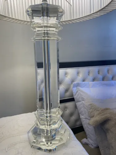 PAR DE ABAJURES EM CRISTAL - PEÇAS IMPONENTES E SOFISTICADAS 80 Cm d