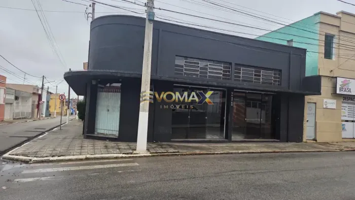 Ponto na esquina, para locação, Centro, Itapetininga, SP