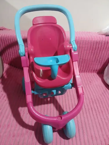 Carrinho de boneca