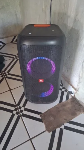 Vende-se caixa partybox jbl 100