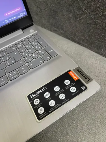 Notebook Lenovo i3 pouquíssimo usado 