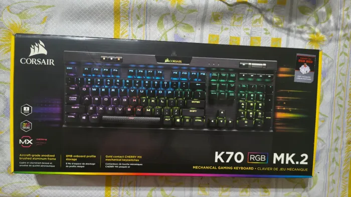 Teclado mecânico Corsair k70 m.2 