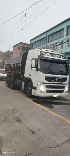 Caminhão caçamba ano 2012 FM 370 volvo