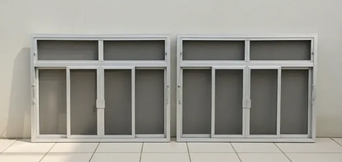 Par de Janelas de Alumínio com Vidro ? Usadas