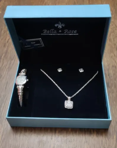 Kit Feminino Completo Relógio + Colar + Brincos (Novo na Caixa) Presente