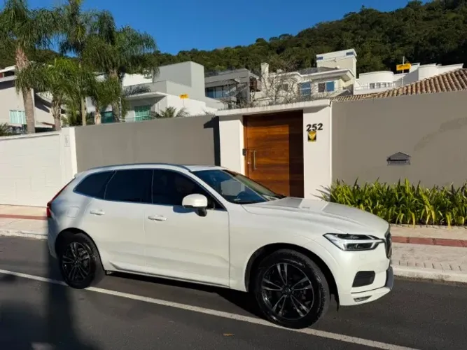 Volvo XC 60 T-5 Momentum 2.0 254cv AWD 5P 2019
