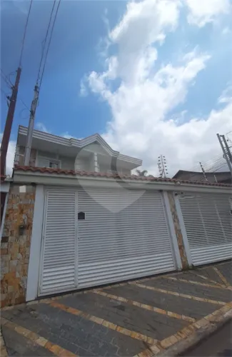 Sobrado com 3 quartos à venda ou para locação em Vila nivi - SP