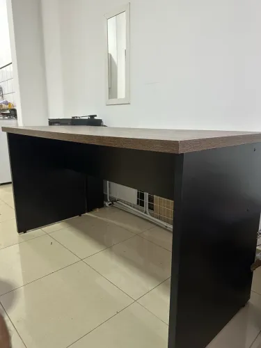 Mesa de Escritório Grande 1,40m - Home Office - Excelente Estado