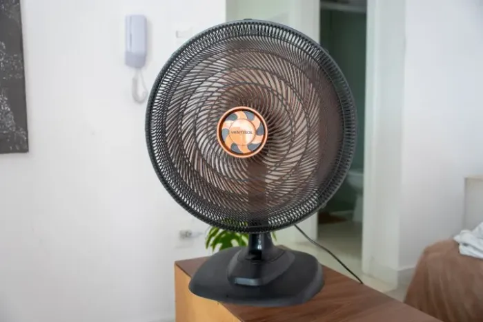 Ventilador Ventisol 220V - Semi novo (4 meses)