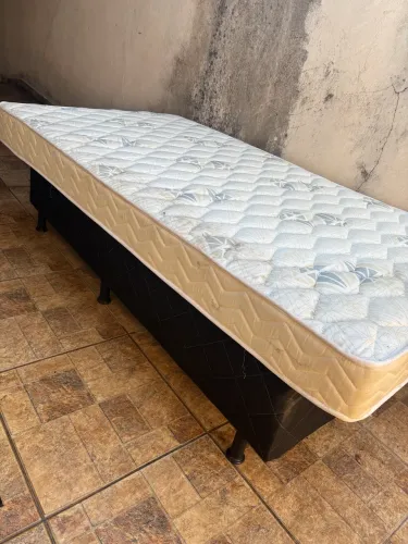 Cama box + 2 colchões